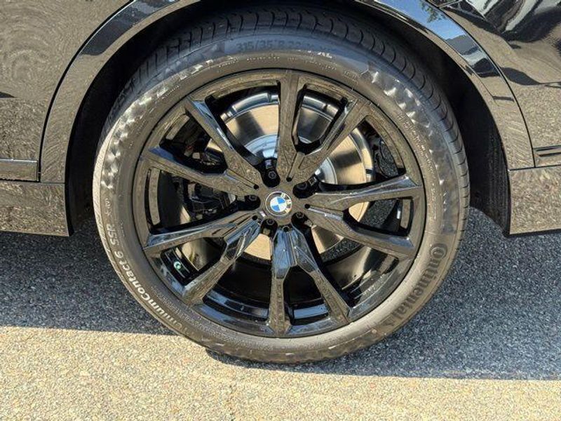 New 2026 BMW X7 xDrive40iImage 14