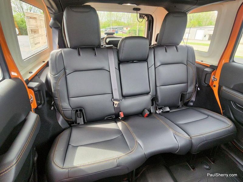 2025 Jeep Wrangler 4-door SaharaImage 4
