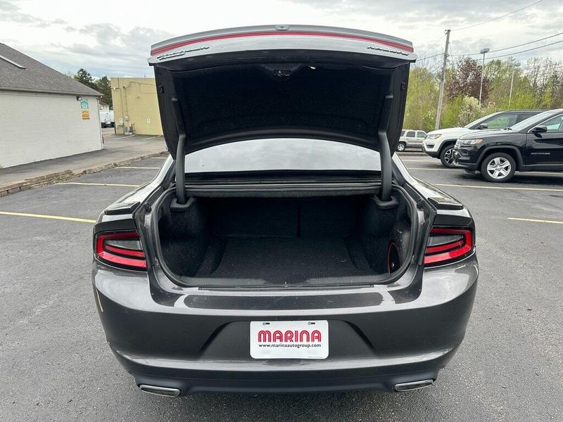 2016 Dodge Charger SXTImage 17