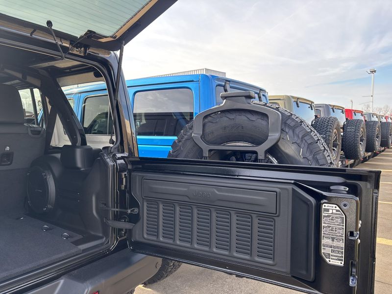 New 2026 Jeep Wrangler 4-door Rubicon XImage 9