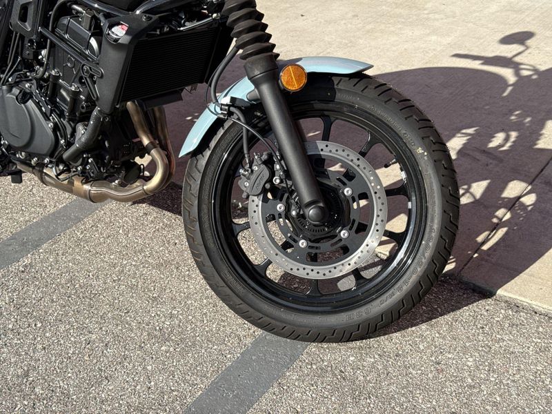 New 2025 Kawasaki ELIMINATOR SE ABS Image 10