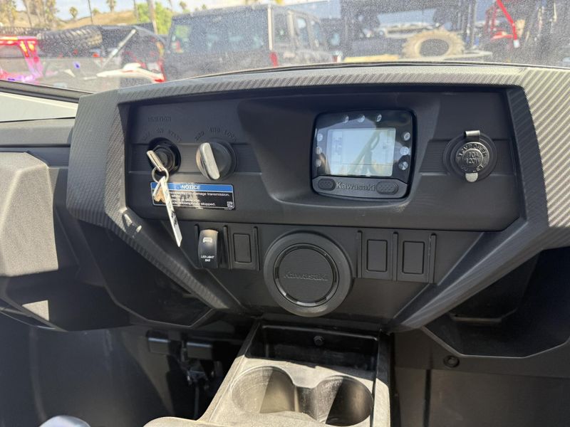 Used 2024 Kawasaki TERYX4 S LE Image 11