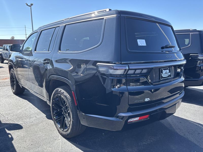 2026 Jeep Grand Wagoneer Limited Reserve 4x4Image 15