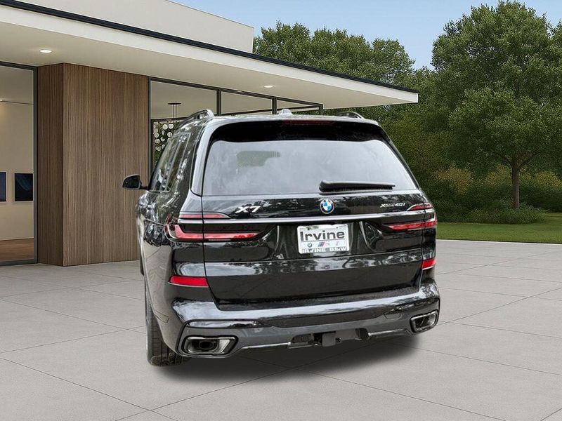 New 2026 BMW X7 xDrive40iImage 11