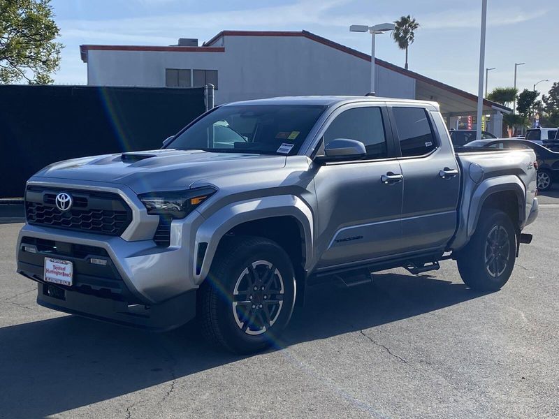 2024 Toyota Tacoma TRD SportImage 8