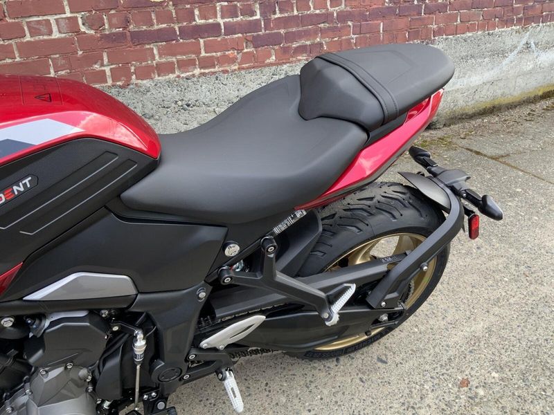 2026 Triumph TRIDENT 800
