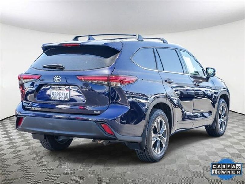 Used 2022 Toyota Highlander XLEImage 8