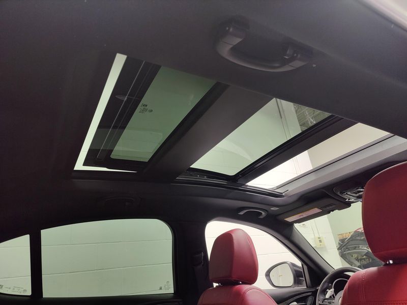 Used 2024 Alfa Romeo Stelvio AWD Sprint w/Sunroof/NavImage 6