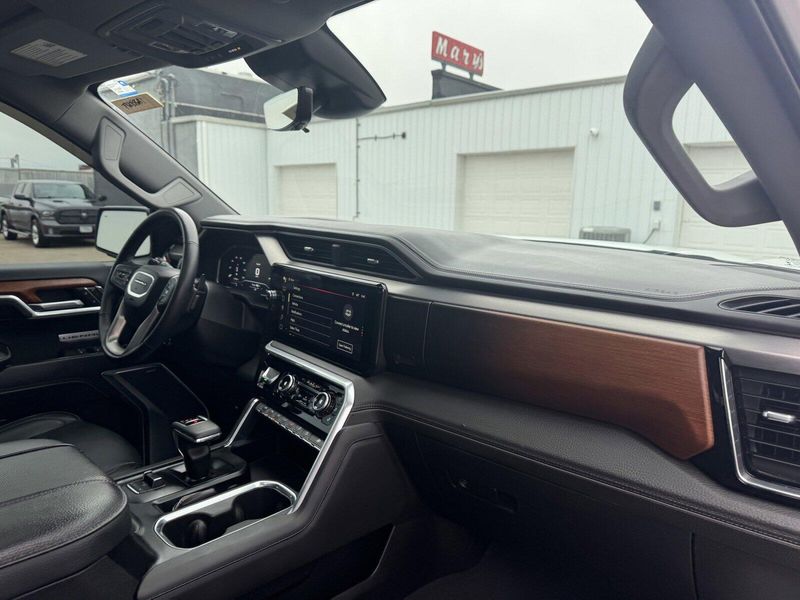 2023 GMC Sierra 1500 DenaliImage 13
