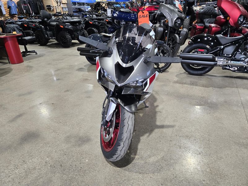 USED 2025 KAWASAKI NINJA ZX6R BASE Image 7