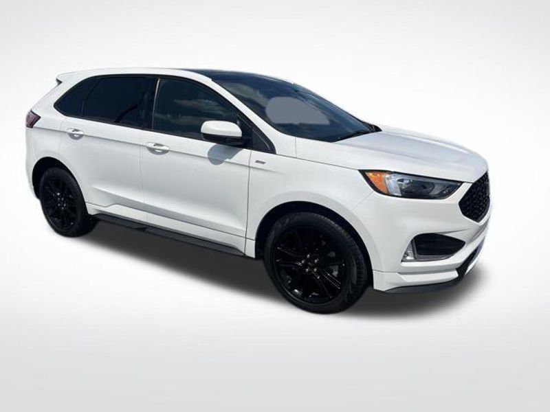 2022 Ford Edge ST Line