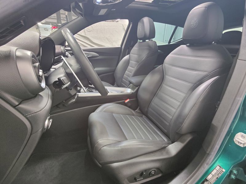 2024 Alfa Romeo Tonale Veloce Premium eAWD w/Sunroof/ActivImage 16