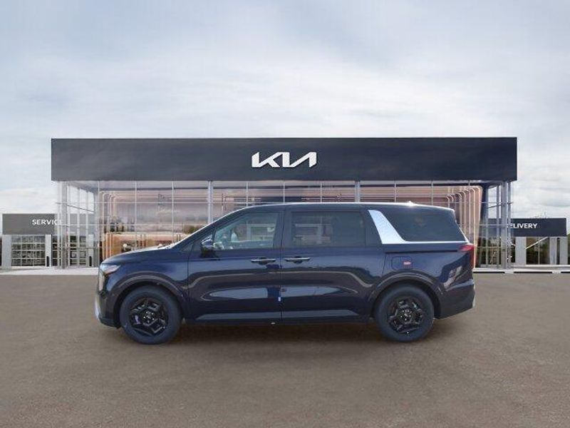 New 2027 Kia Carnival LXSImage 7