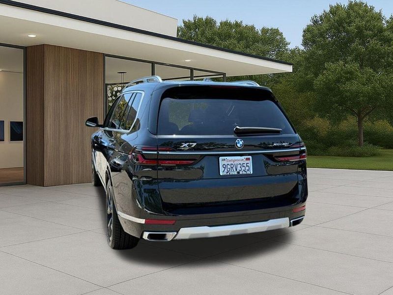 Used 2024 BMW X7 xDrive40iImage 11