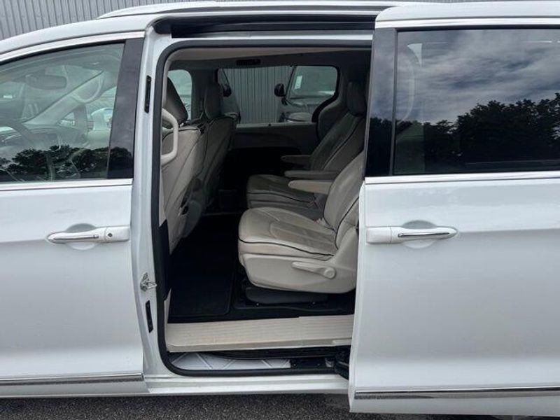 2018 Chrysler Pacifica Hybrid Limited