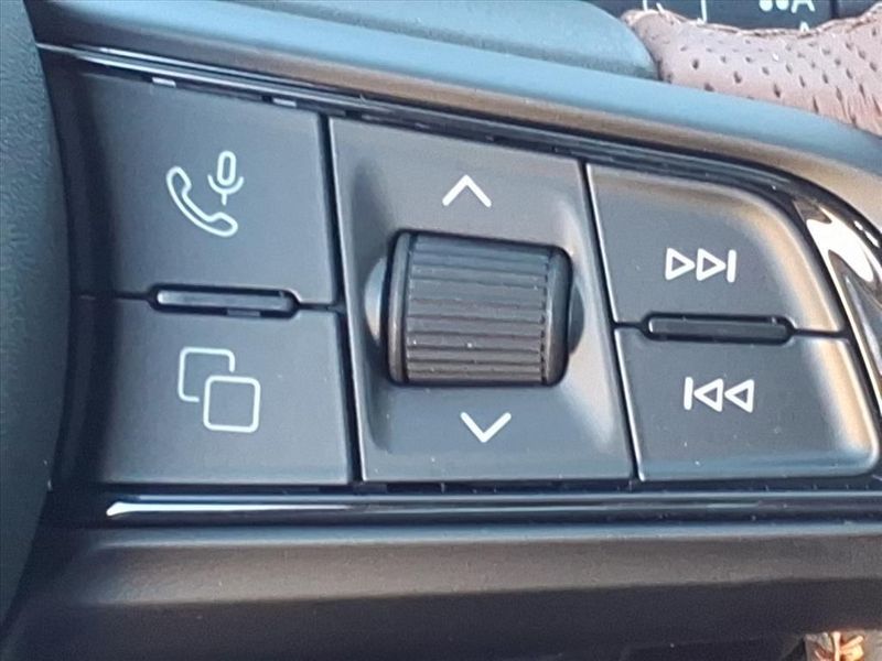 New 2025 Alfa Romeo Tonale IntensaImage 22