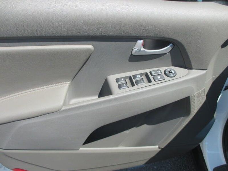Used 2014 Kia Sportage LXImage 16