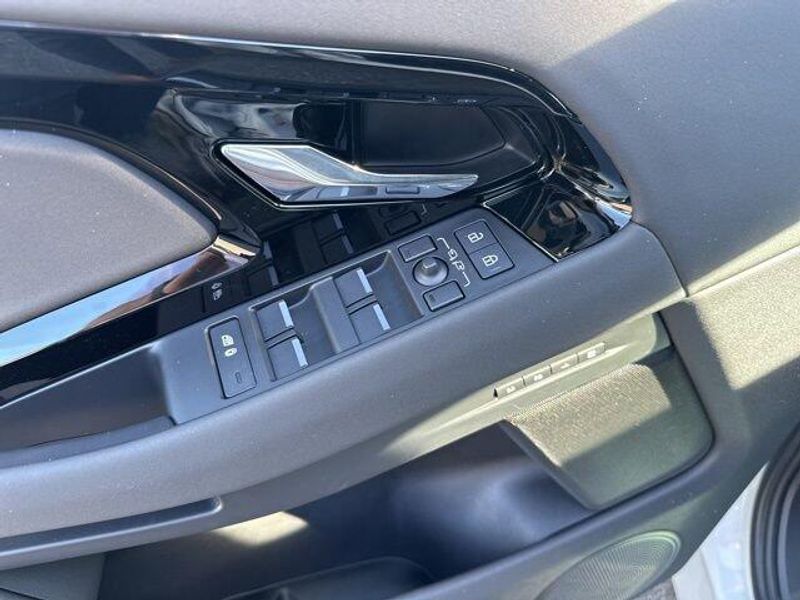 Used 2025 Land Rover Range Rover Evoque Dynamic SE