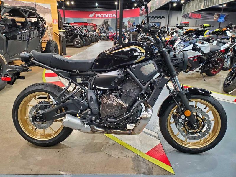 2025 Yamaha XSR700 Image 1