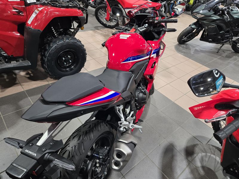 2025 Honda CBR500R ABS GRAND PRIX RED Image 5
