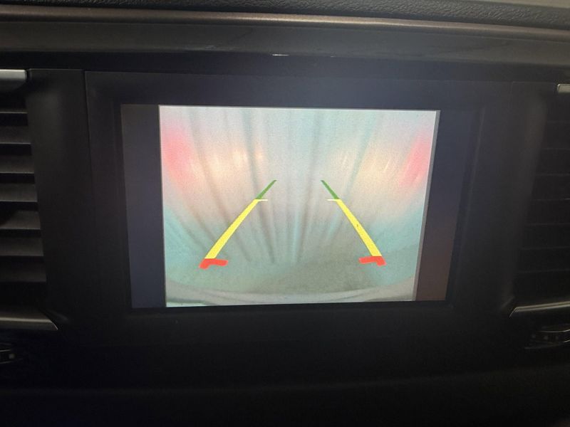 Used 2018 Chrysler Pacifica Touring LImage 12