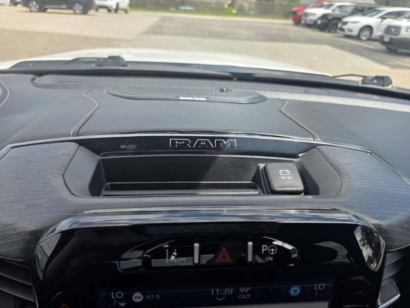Used 2022 RAM 1500 LimitedImage 31