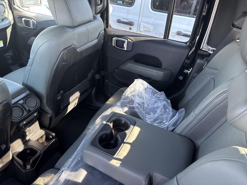 New 2026 Jeep Gladiator Mojave X 4x4Image 18