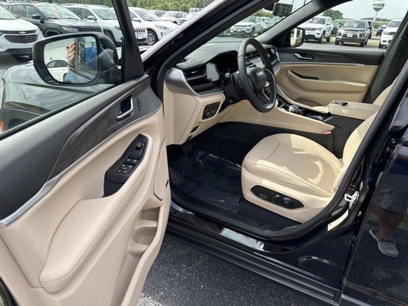 2023 Jeep Grand Cherokee 4xeImage 27
