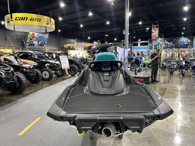 2023 Yamaha VX CRUISER  in a CARBON/TITAN exterior color. Del Amo Motorsports of Redondo Beach (424) 390-7811 delamomotorsports.com 