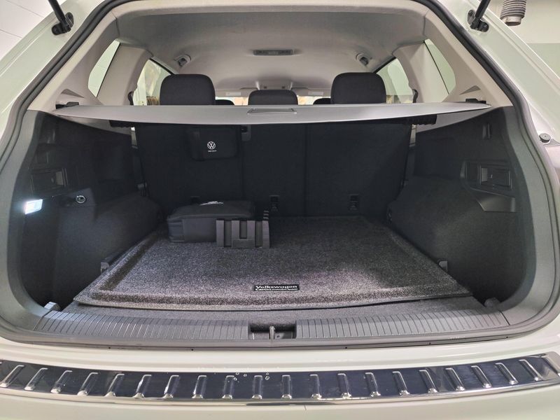 Used 2024 Volkswagen Tiguan S 4-Motion AWDImage 9
