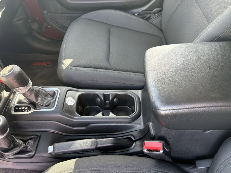 Used 2021 Jeep Wrangler Sport SImage 19