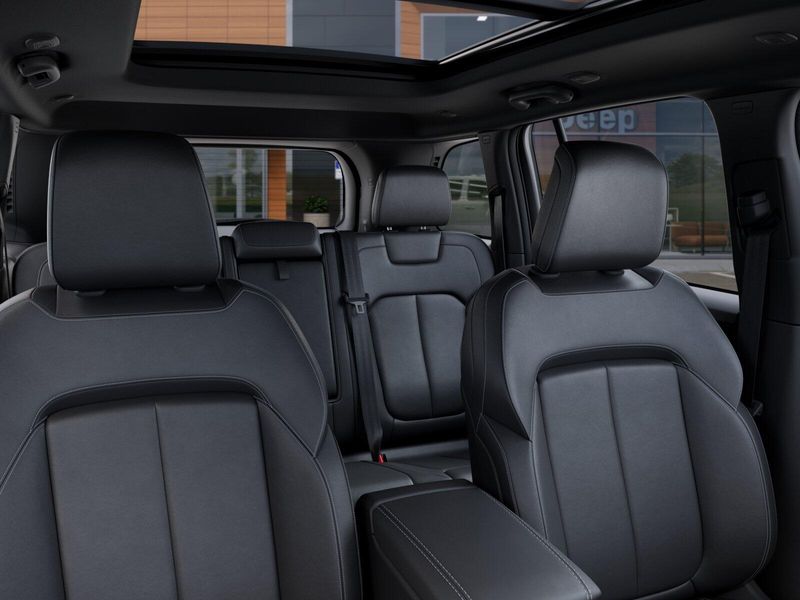 New 2026 Jeep Grand Cherokee Limited 4x4Image 52