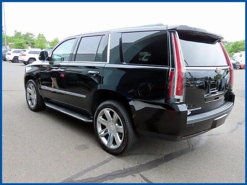 2020 Cadillac Escalade Premium LuxuryImage 5