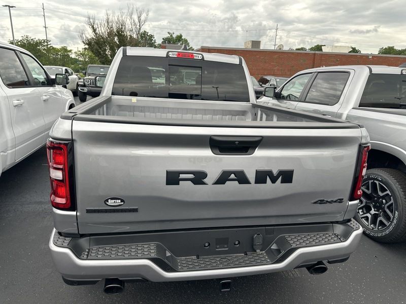 2025 RAM 1500 Big Horn Crew Cab 4x4 5