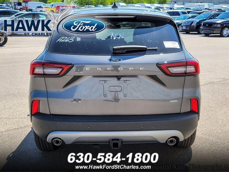 2024 Ford Escape Plug-In Hybrid photo 2