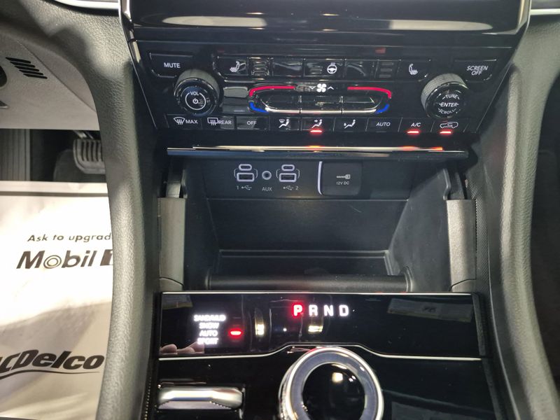 New 2025 Jeep Grand Cherokee L Limited 4x4Image 37