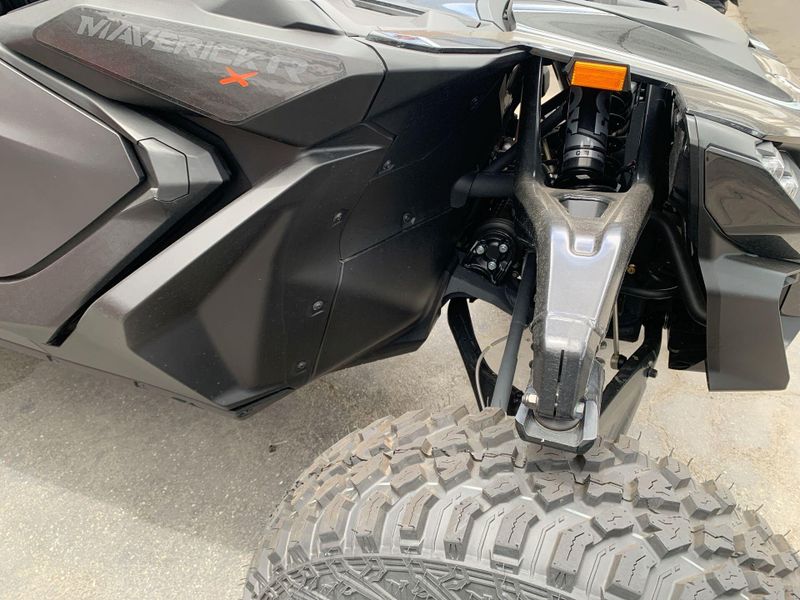 New 2025 Can-Am MAVERICK R MAX X 999T DCT Image 21