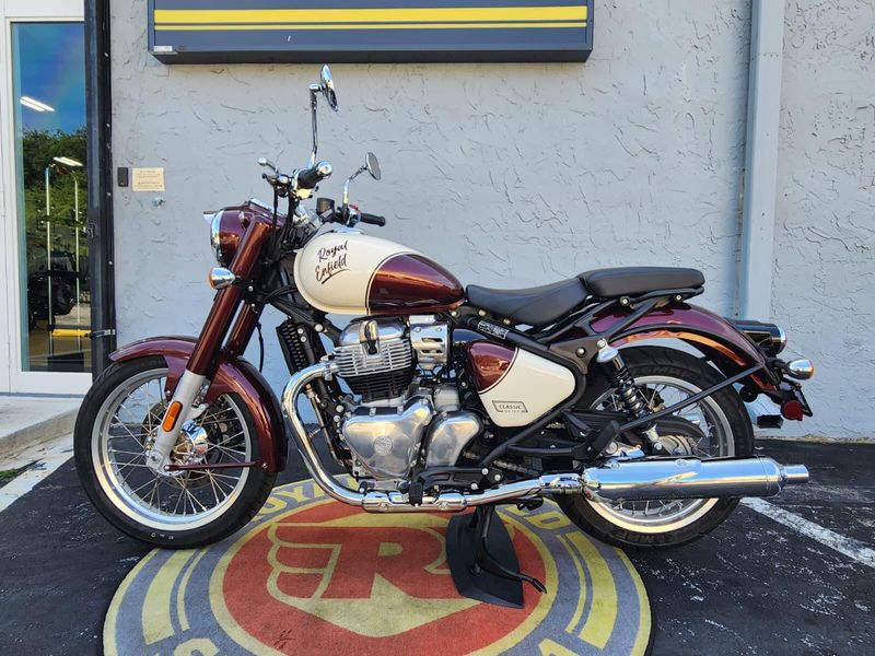 New 2026 Royal Enfield CLASSIC 650 Image 5
