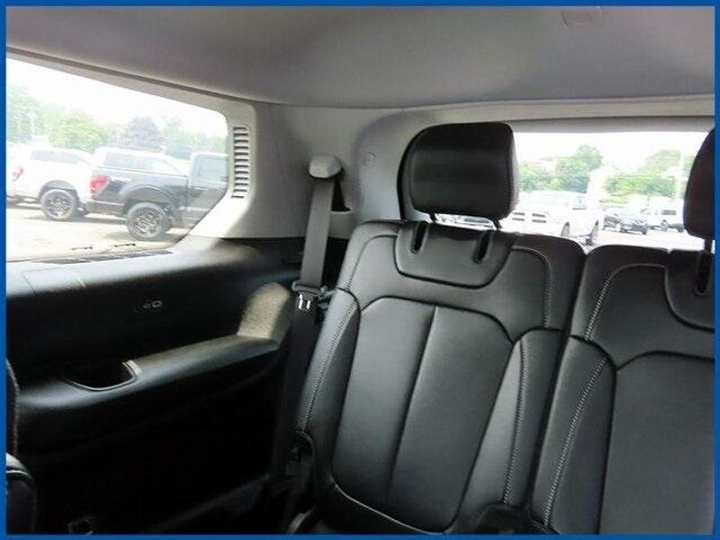 Used 2022 Jeep Grand Cherokee L LimitedImage 11