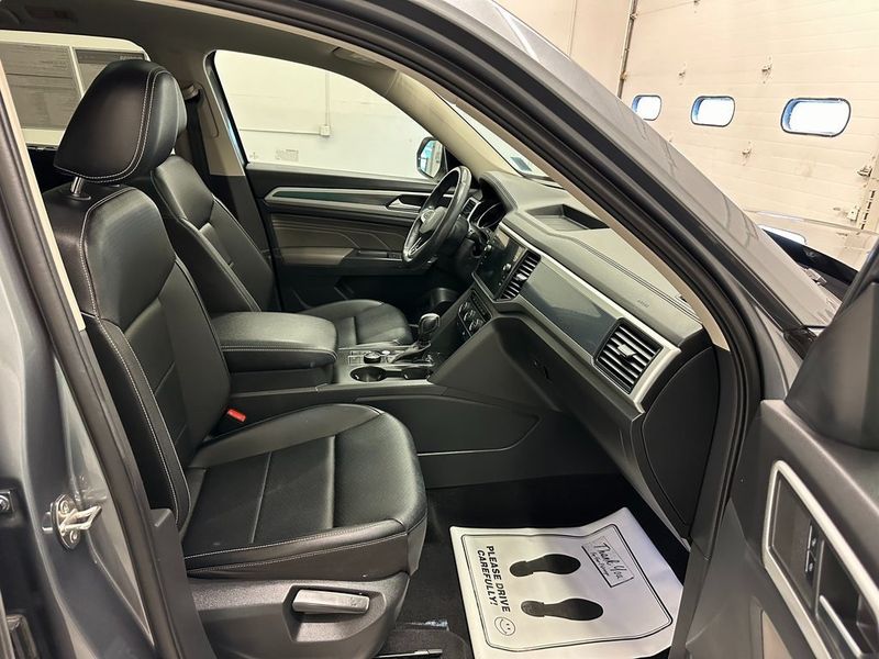 2021 Volkswagen Atlas 3.6L V6 SE w/Technology R-LineImage 31