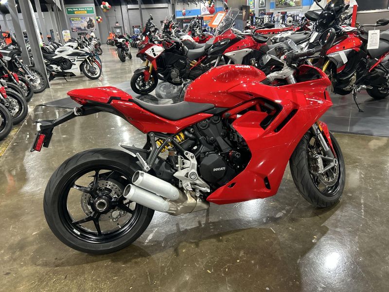 Used 2024 Ducati SUPERSPORT 950 Image 13