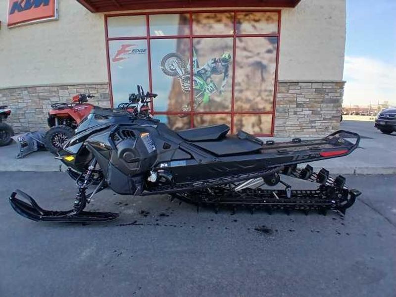 New 2025 Ski-Doo SUMMIT EDGE 850 S HAC 165 3P4F 850 ETEC 165 30 