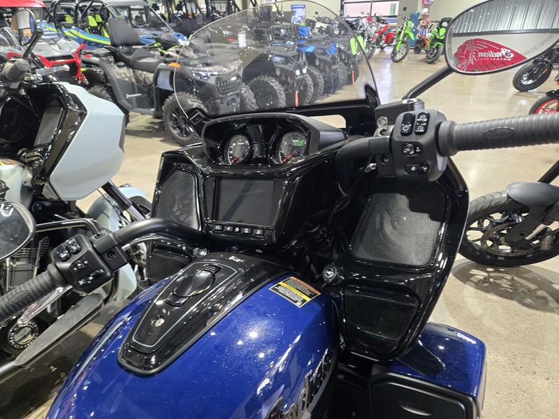 New 2025 Indian Motorcycle PURSUIT DARK HORSE 112  RA 49ST BLACK METALLIC VIVID CRYSTAL W SPRINGFIELD BLUE Image 21