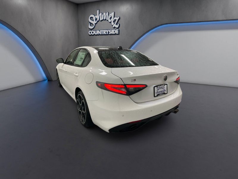 New 2026 Alfa Romeo Giulia AwdImage 11