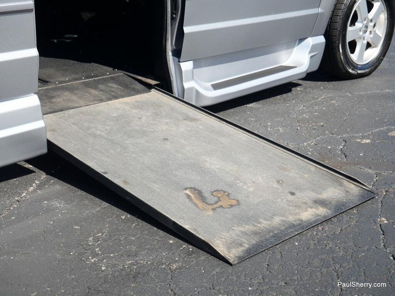 Used 2013 Dodge Grand Caravan SXT