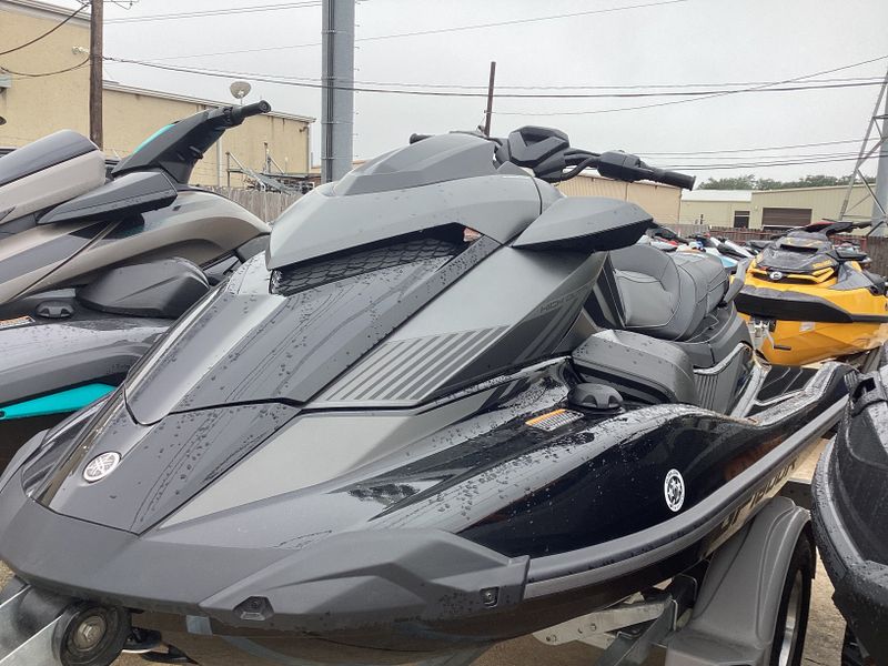 2023 Yamaha GP1800R HO WITH AUDIO SYSTEM BLACK AND CARBON Image 7