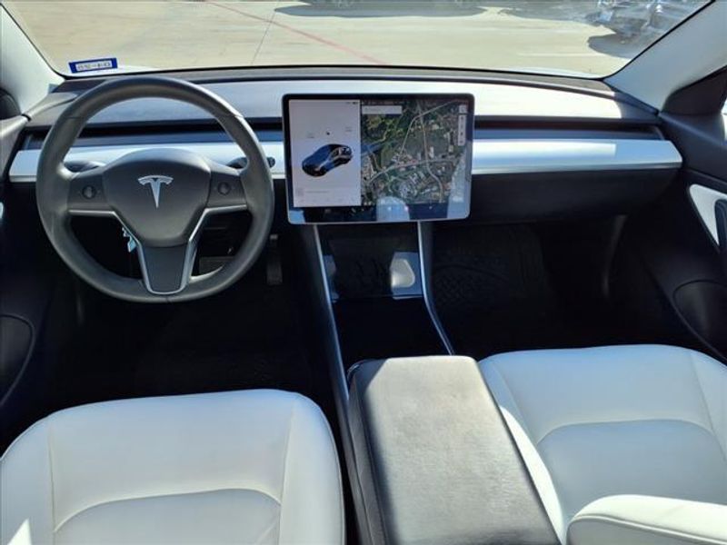 2020 Tesla Model 3 Long RangeImage 17