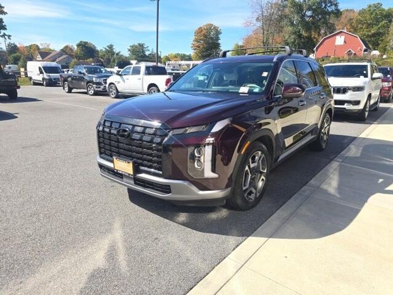 2024 Hyundai Palisade Limited photo 2