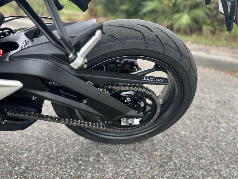 2025 Triumph Street Triple 765 R