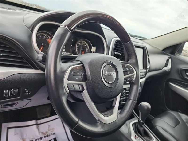 2016 Jeep Cherokee OverlandImage 10